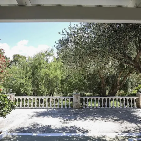 Liostasi Maison Provencale Nyaraló *